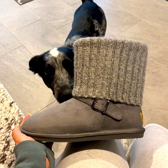 Fuzzy boots - Picture 2 of 3